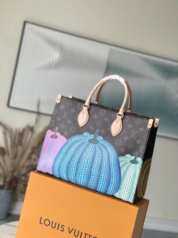 Louis Vuitton ONTHEGO Handbag 94600 - Image 4