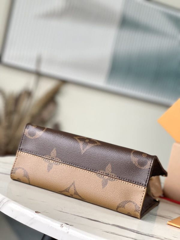 Louis Vuitton Counter Inspection Duty-Free Bag 77915 - Image 5