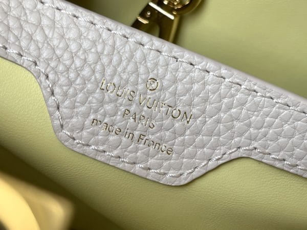 Louis Vuitton Capucines Handbag - Grey 97308 - Image 4