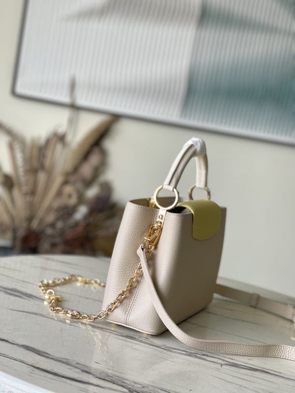 Louis Vuitton Capucines Handbag - Grey 97308 - Image 6