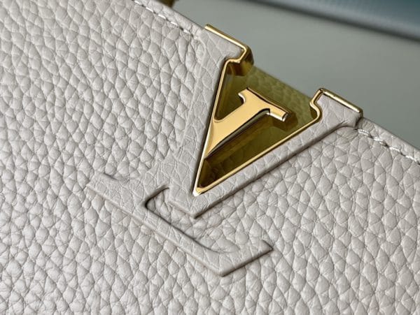 Louis Vuitton Capucines Handbag - Grey 40405 - Image 4