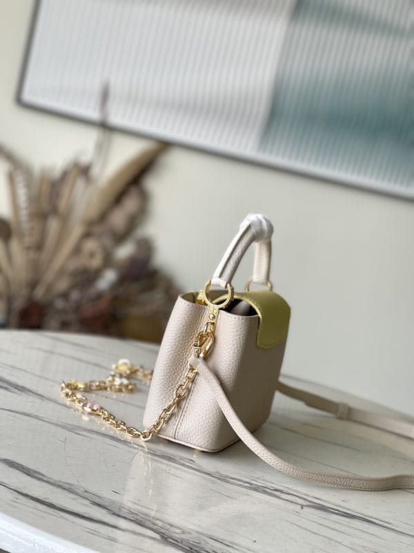 Louis Vuitton Capucines Handbag - Grey 40405 - Image 5