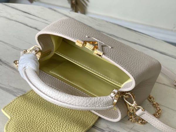 Louis Vuitton Capucines Handbag - Grey 40405 - Image 7