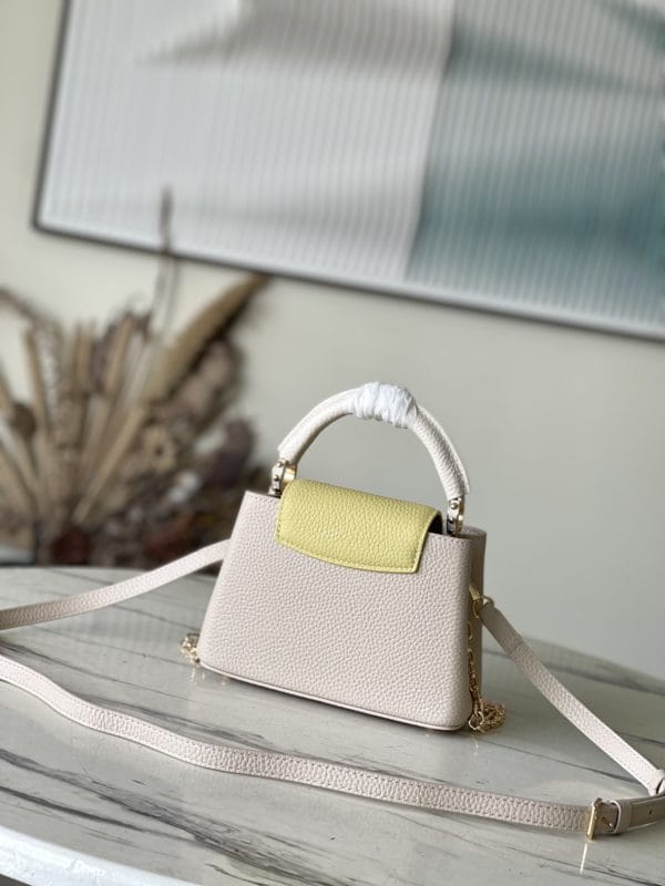 Louis Vuitton Capucines Handbag - Grey 40405 - Image 8