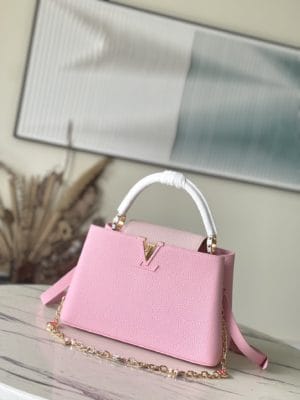 Louis Vuitton Capucines Medium Handbag - Pink 91573
