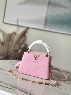 Louis Vuitton Capucines Handbag - Pink 12509