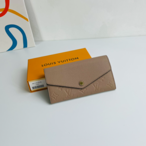 Louis Vuitton Monogram Envelope Style Sarah Wallet - Apricot 41516