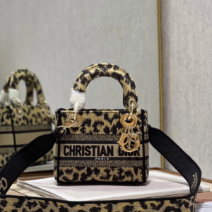 Dior Lᴀᴅʏ Embroidered Diana Bag - Leopard print 33914