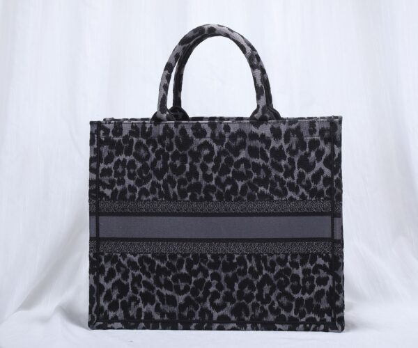 Dior Book Tote Leopard Handbag 36945 - Image 5