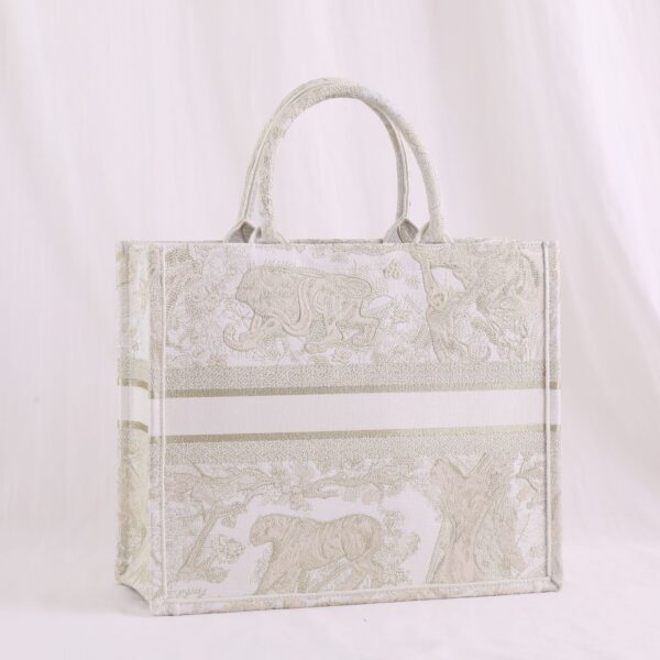Dior Around The World Book Tote Bag - White 99911 - Image 5