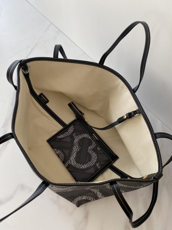 Burberry Beach Tote Bag - Black 33746 - Image 3
