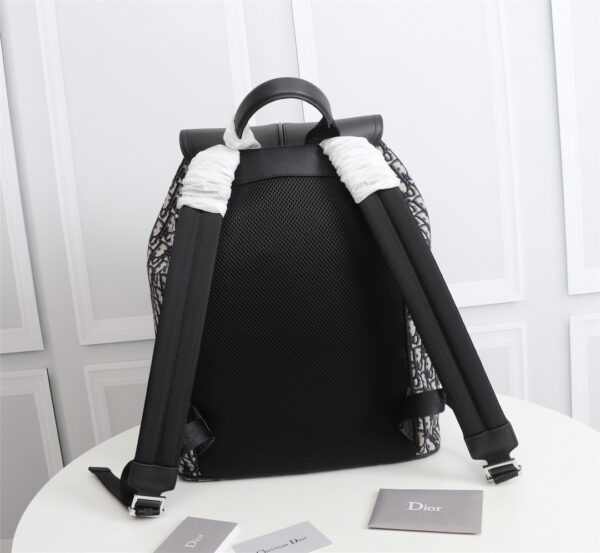 Dior Men's Oblique Motion Backpack 91364 - Image 2