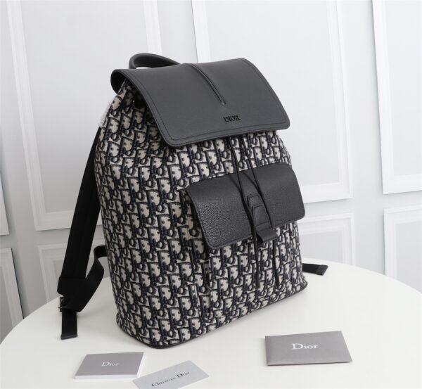 Dior Men's Oblique Motion Backpack 91364 - Image 5