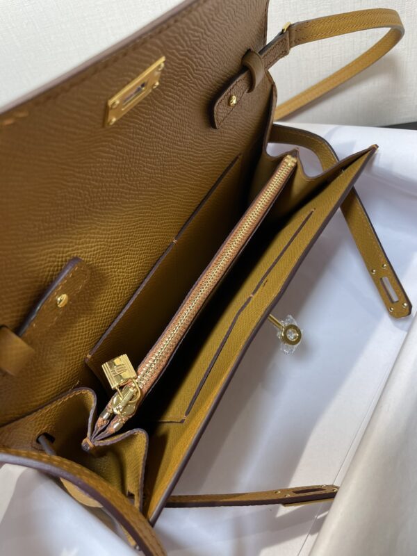 Hermes Kelly Crossbody Bag - Sesame 79378 - Image 3