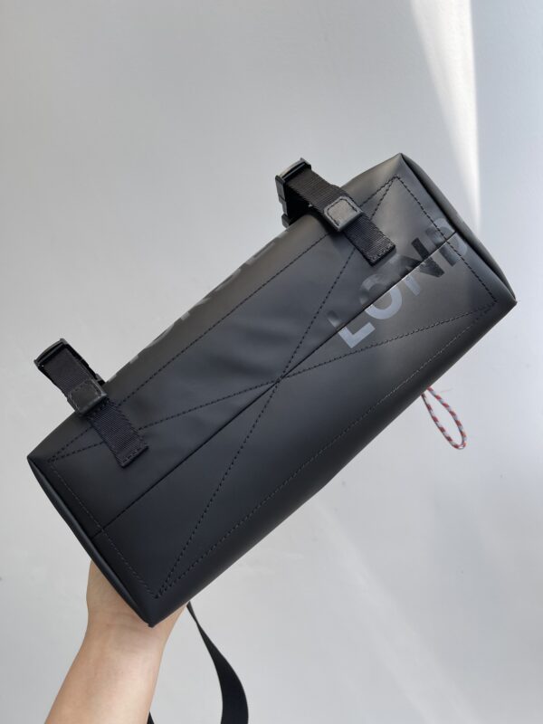 Burberry Bjiachunyuan Men's Shoulder Messenger Bag - Black 74341 - Image 3