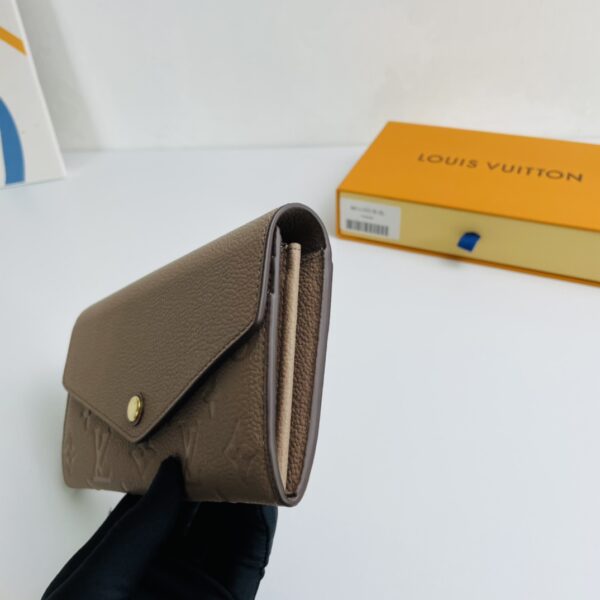 Louis Vuitton Monogram Envelope Style Sarah Wallet - Apricot 41516 - Image 4