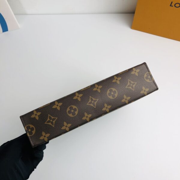 Louis Vuitton Toiletry Bag Size 26 21219 - Image 4