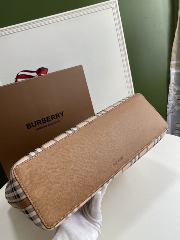 Burberry Ample Double-Sided Shopping Bag - Brown 96158 - Image 3
