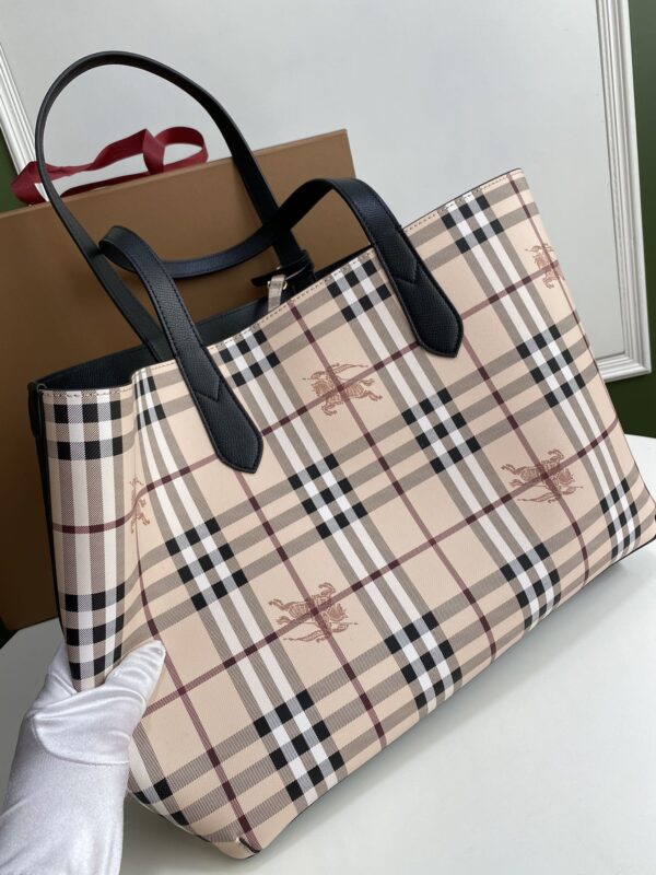 Burberry Ample Double-Sided Shopping Bag - Black 82258 - Image 5