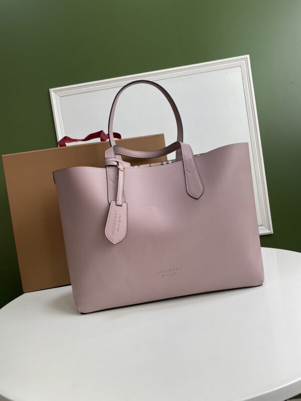 Burberry Ample Double-Sided Shopping Bag - Pink 18765 - Image 2