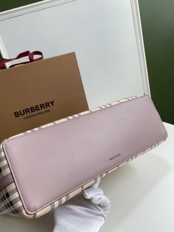 Burberry Ample Double-Sided Shopping Bag - Pink 18765 - Image 4