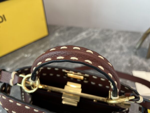 Fendi Signature Peekaboo I See U Medium Handbag - Maroon 57311 - Image 3
