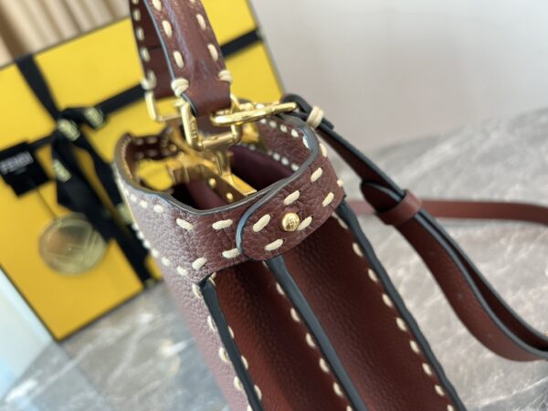 Fendi Signature Peekaboo I See U Medium Handbag - Maroon 57311 - Image 5