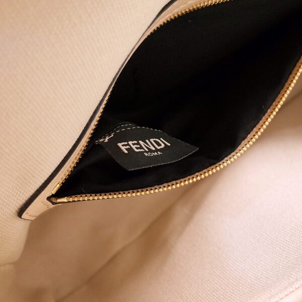 Fendi Iconic Baguette Medium Handbag 23030 - Image 4