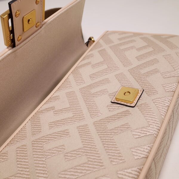 Fendi Iconic Baguette Medium Handbag 23030 - Image 2