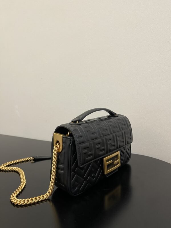 Fendi Baguette Chain Handbag - Black 80388 - Image 5