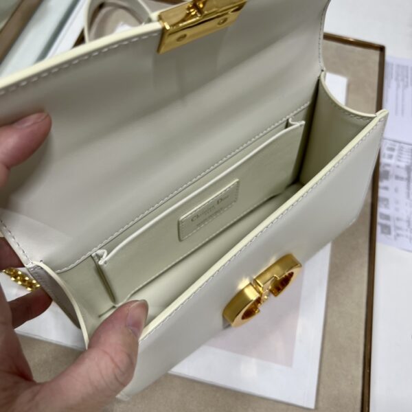 Dior 30 Montaigne East-West Chain Handbag - White 98172 - Image 3