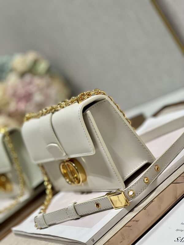 Dior 30 Montaigne East-West Chain Handbag - White 98172 - Image 2