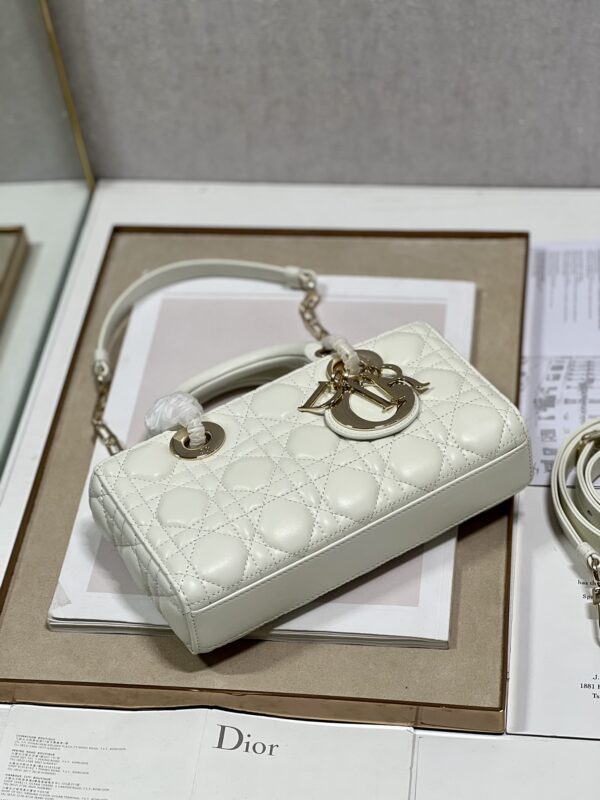 Dior Medium Horizontal Diana Bag - White 89641 - Image 4