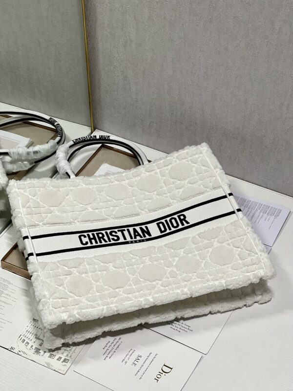 Dior Large Book Tote Shopping Bag - White 23557 - Image 4