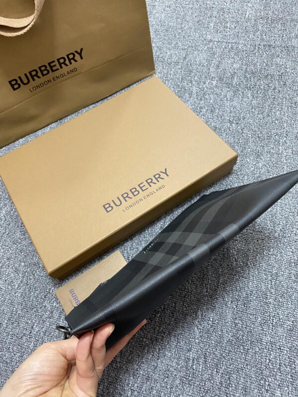 Burberry Charcoal Check Large Zip Pouch - Black 10765 - Image 2