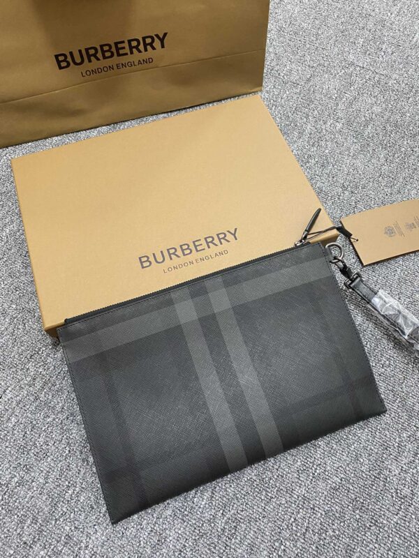 Burberry Charcoal Check Large Zip Pouch - Black 10765 - Image 5
