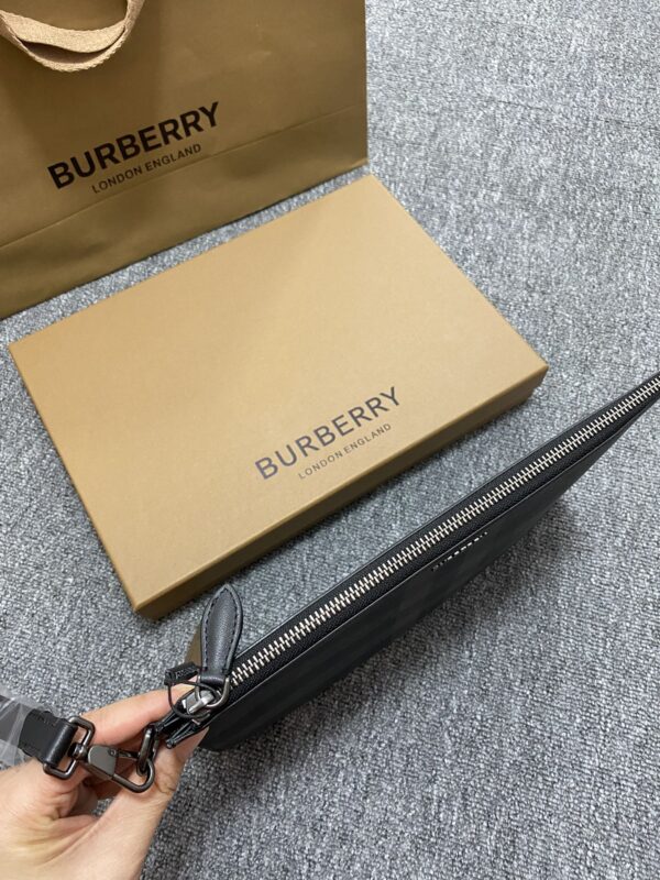 Burberry Charcoal Check Large Zip Pouch - Black 10765 - Image 4