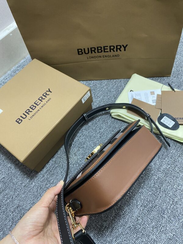 Burberry 'ELIZABETH' Small Crossbody Bag - Brown 33700 - Image 4