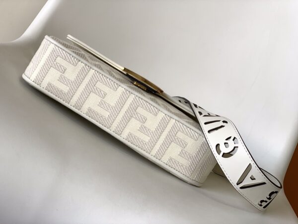 Fendi Baguette Classic Medium Handbag - White 21562 - Image 3