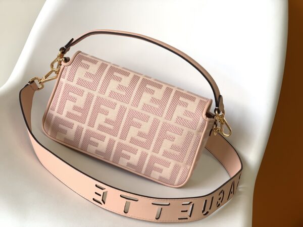 Fendi Baguette Classic Medium Handbag - Pink 92130 - Image 5