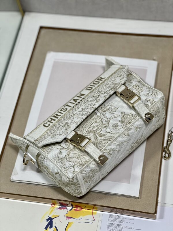 Dior Christian Paris Messenger Bag - Golden Magpie 35292 - Image 3