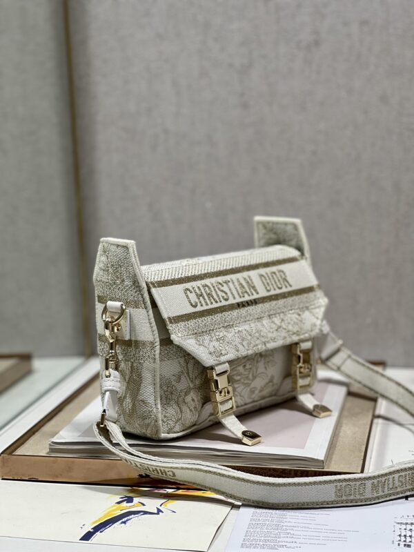 Dior Christian Paris Messenger Bag - Golden Magpie 35292 - Image 5