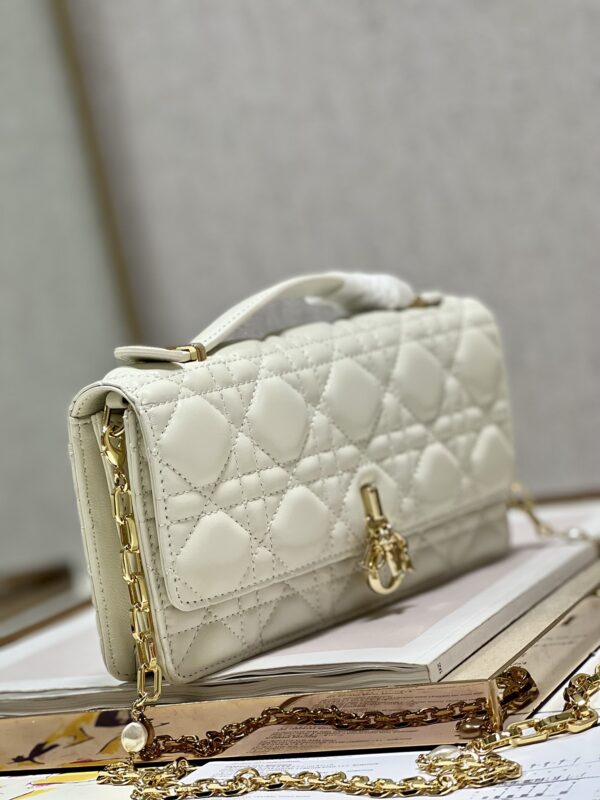 Dior Pearl Clutch - Patent Leather White 33274 - Image 4