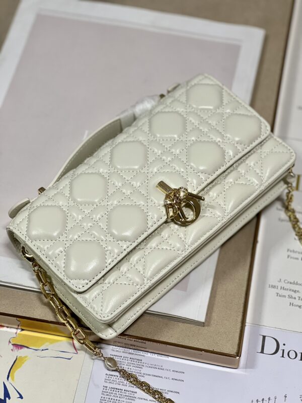 Dior Pearl Clutch - Patent Leather White 33274 - Image 2