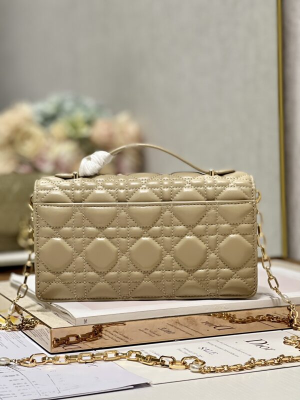 Dior Pearl Clutch - Patent Leather Apricot 58162 - Image 4