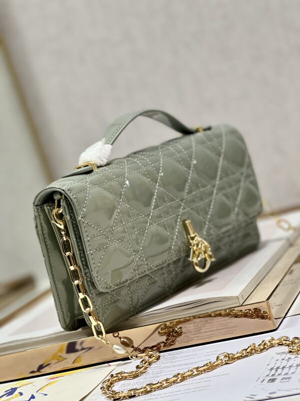 Dior Pearl Clutch - Patent Leather Rock Gray 75586 - Image 5
