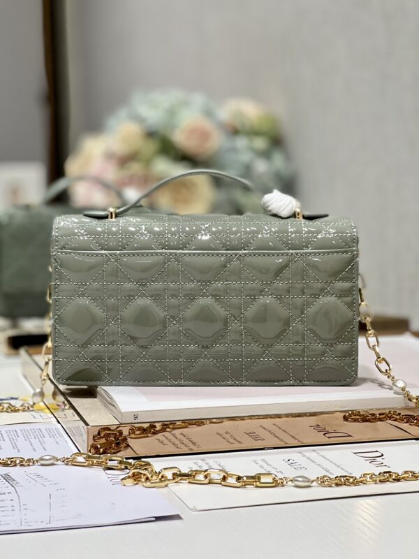 Dior Pearl Clutch - Patent Leather Rock Gray 75586 - Image 4