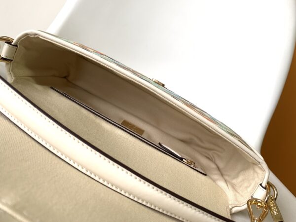Fendi Baguette Classic Medium Handbag 33508 - Image 2