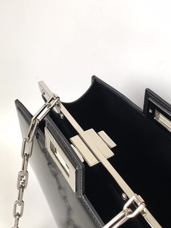 Fendi Peekaboo Cut Medium Bag - Black 30945 - Image 3