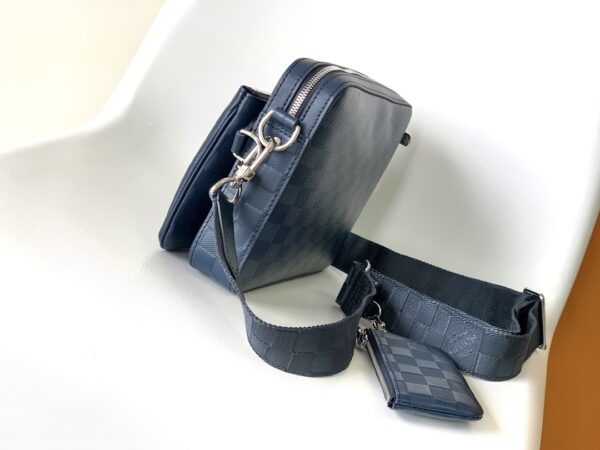 Louis Vuitton Men’s TRIO Messenger Bag – Dark Blue 35012 - Image 4